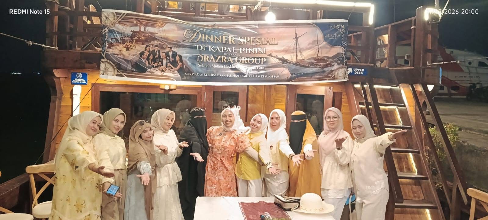 Dinner Spesial DRAZRA Group di kapal Phinisi